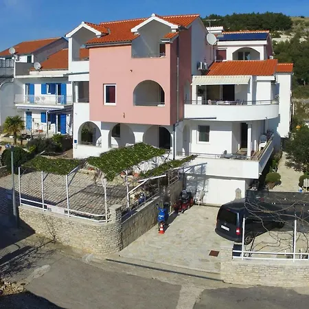 Guest house Villa Zaboric 3*