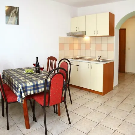 Guest house Villa Zaboric 3*