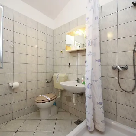 Πανσιόν Villa Zaboric 3*